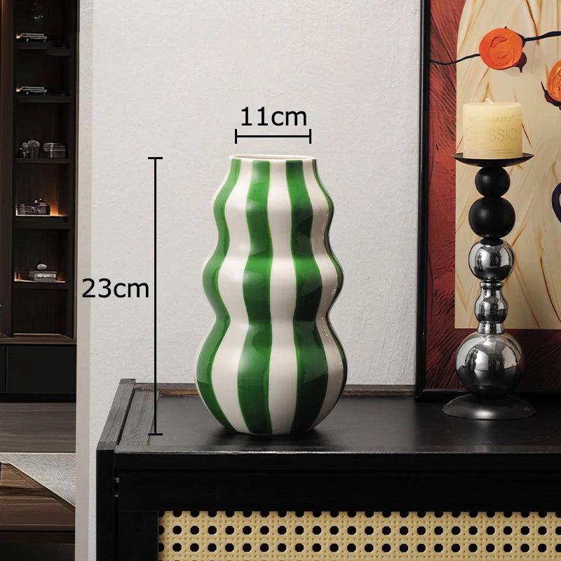 Vaso de Cerâmica com Listras Coloridas - Decoração Moderna