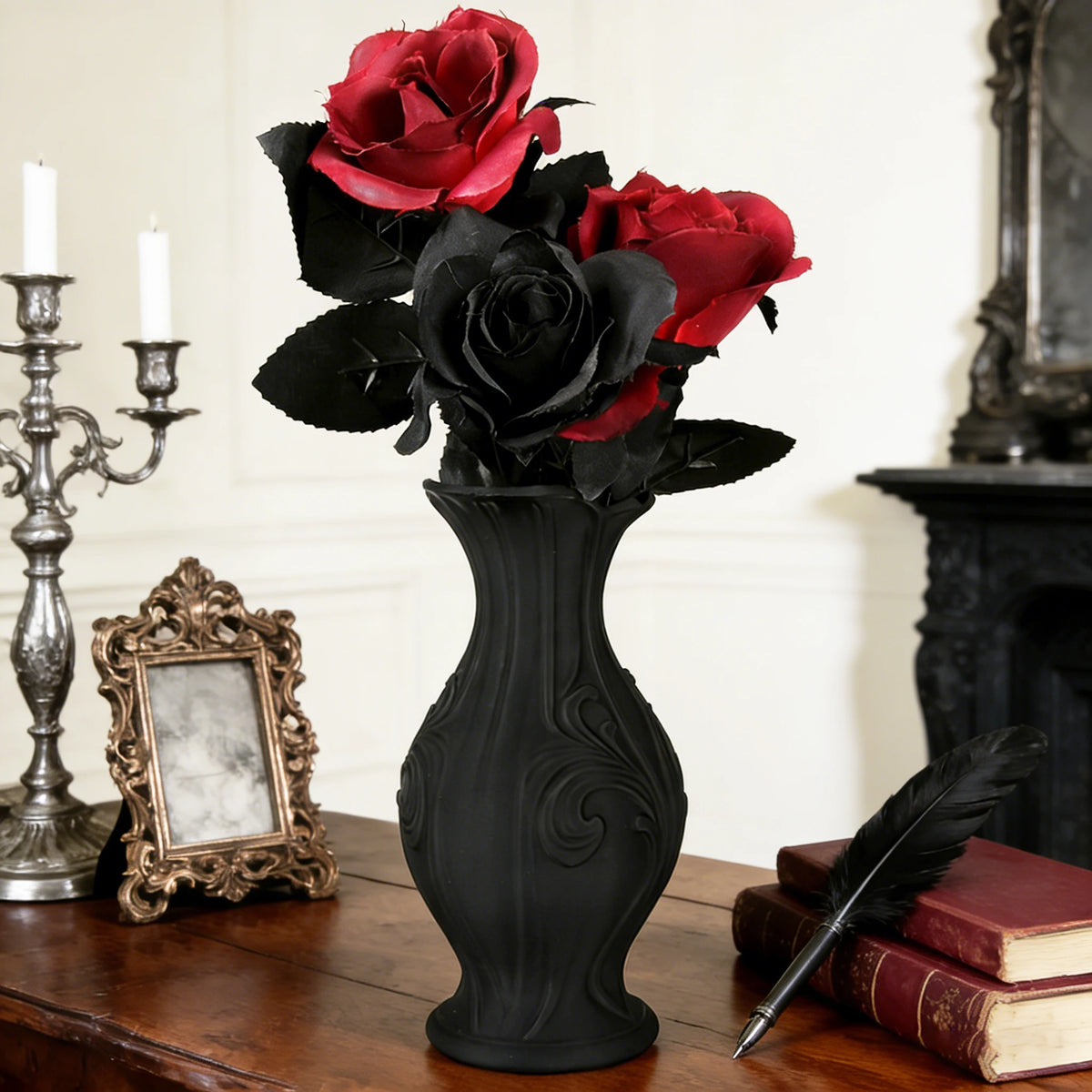 Cross-Border Gothic Retro Carved Black Vase For Dark Romantic-Style Desktop Decoration Scenario