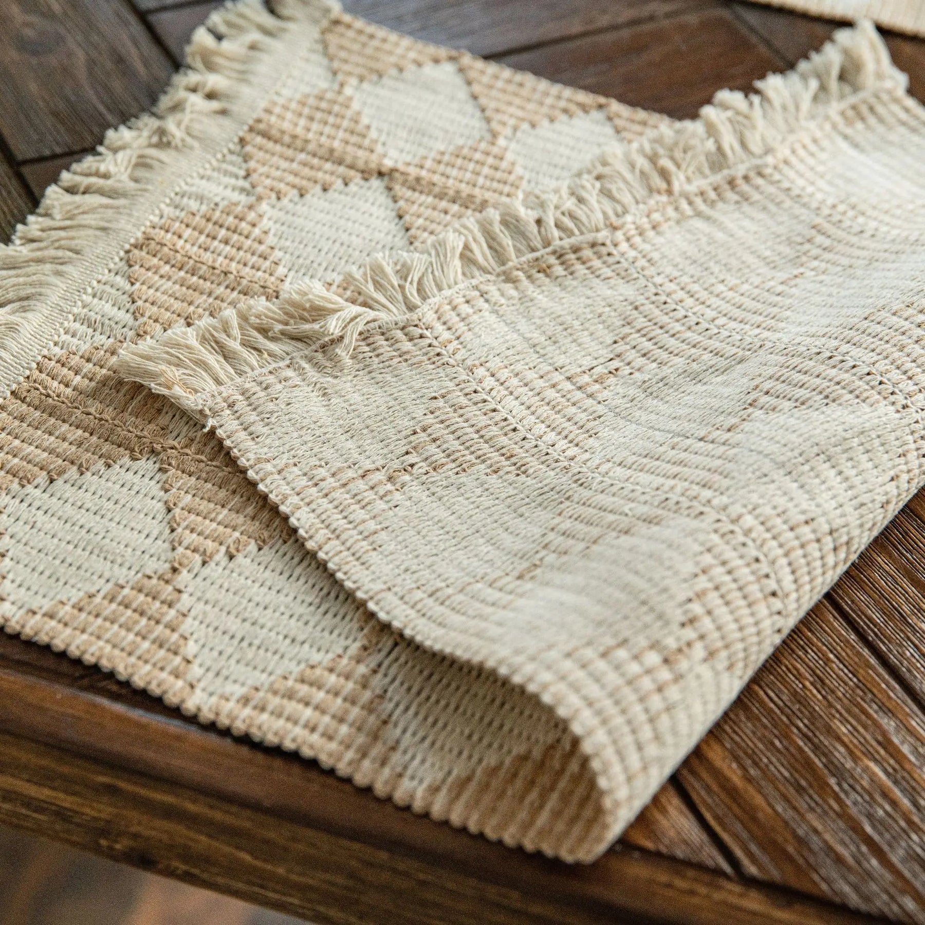 Boho Farmhouse Linen Table Runner–Rustic Macrame with Tassels, Burlap & Cotton Blend for Home Decor and Holiday Events